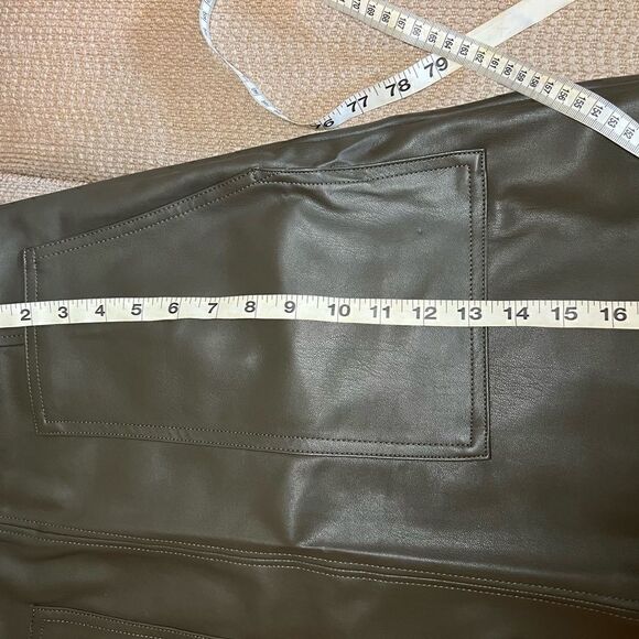 Green faux leather mini skirt! NWT Size 10 - Picture 6 of 6